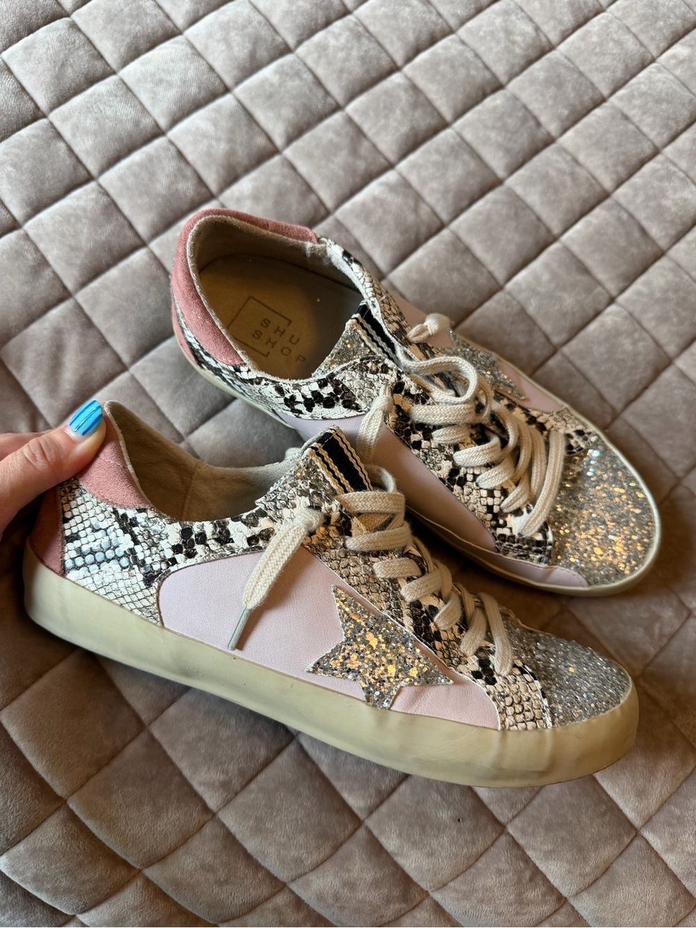 ShuShop Pink Glitter Star Snake-Trim Women's Sneakers